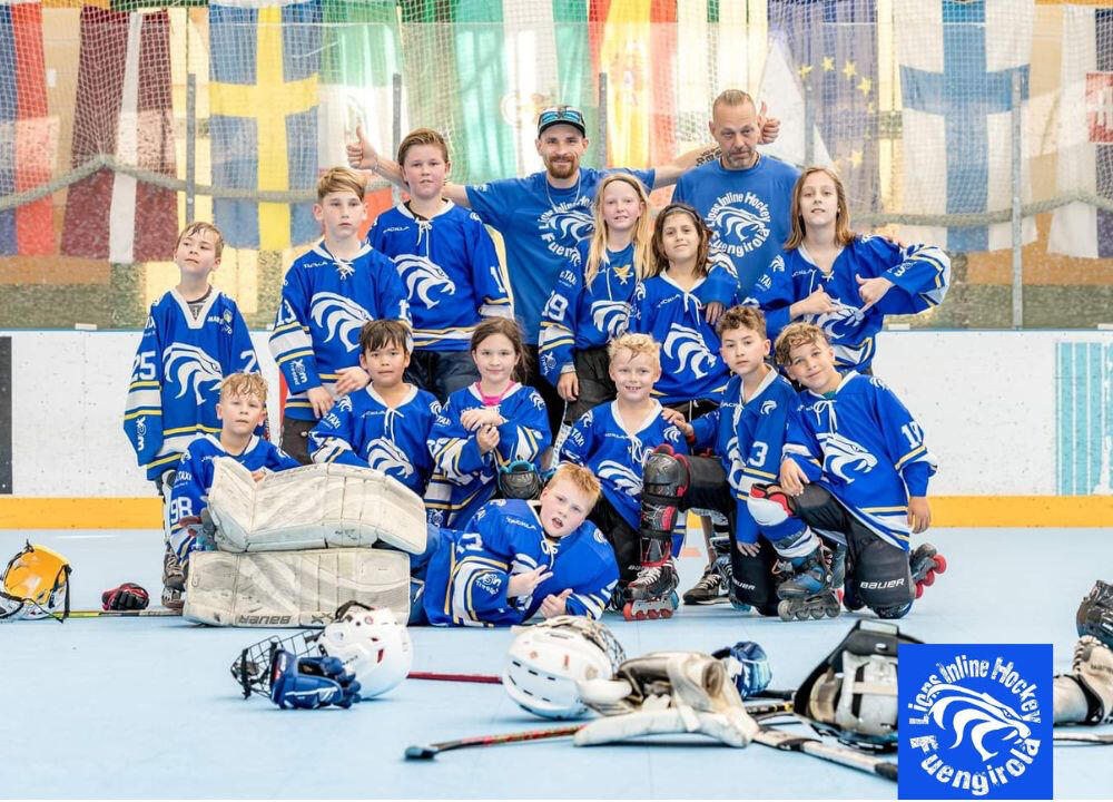 Foto de equipo con jugadores de hockey sobre patines. Fuengirola LIONS. Team Benjamin.