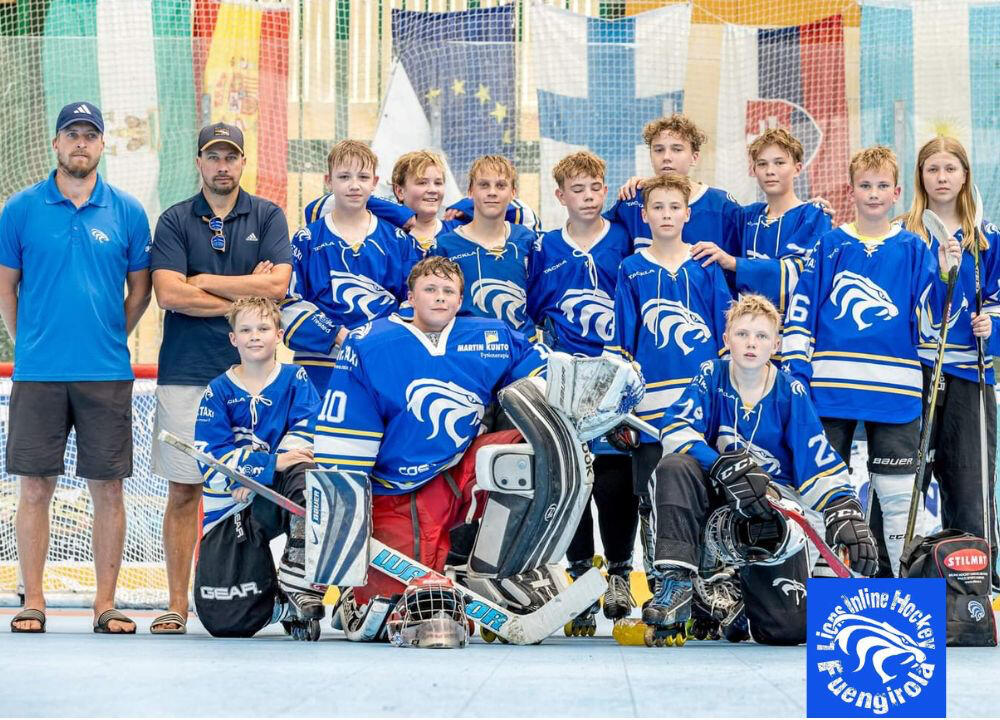 Foto de equipo con jugadores de hockey sobre patines. Fuengirola LIONS. Team Infantil.