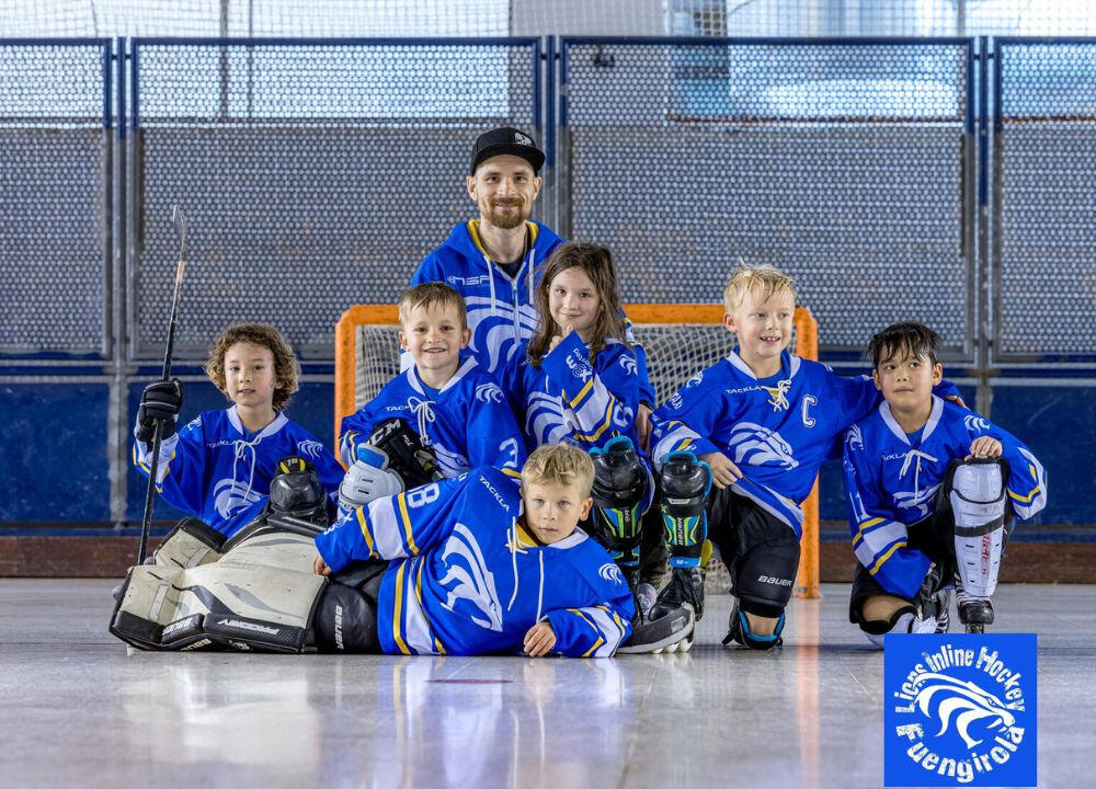 Foto de equipo con jugadores de hockey sobre patines. Fuengirola LIONS. Team Pre-Benjamin.